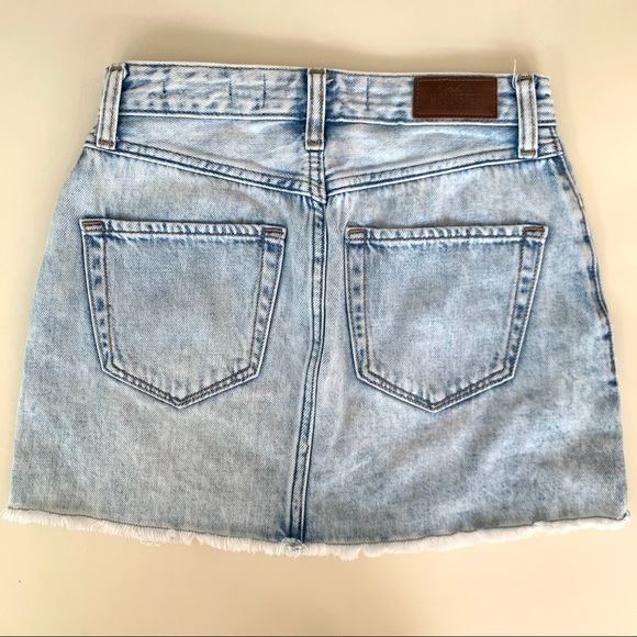 Hollister ~ 100% Cotton Lilac Flower Embroidered Denim Jean High Rise Skirt! - Picture 3 of 9